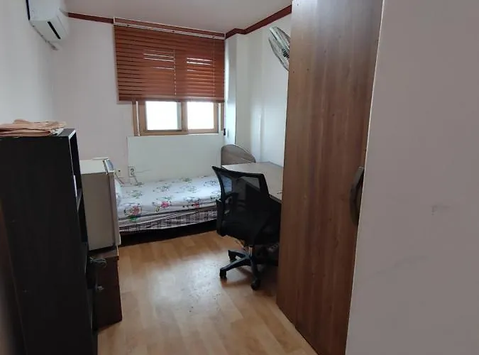 Affittacamere White House In Seoul Female Only Room Shared Bathroom With Up To 3 Other Female Travellers Seul