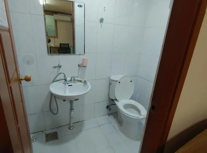 Affittacamere White House In Seoul Female Only Room Shared Bathroom With Up To 3 Other Female Travellers